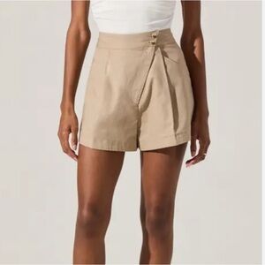ASTR High Waist Tan Shorts